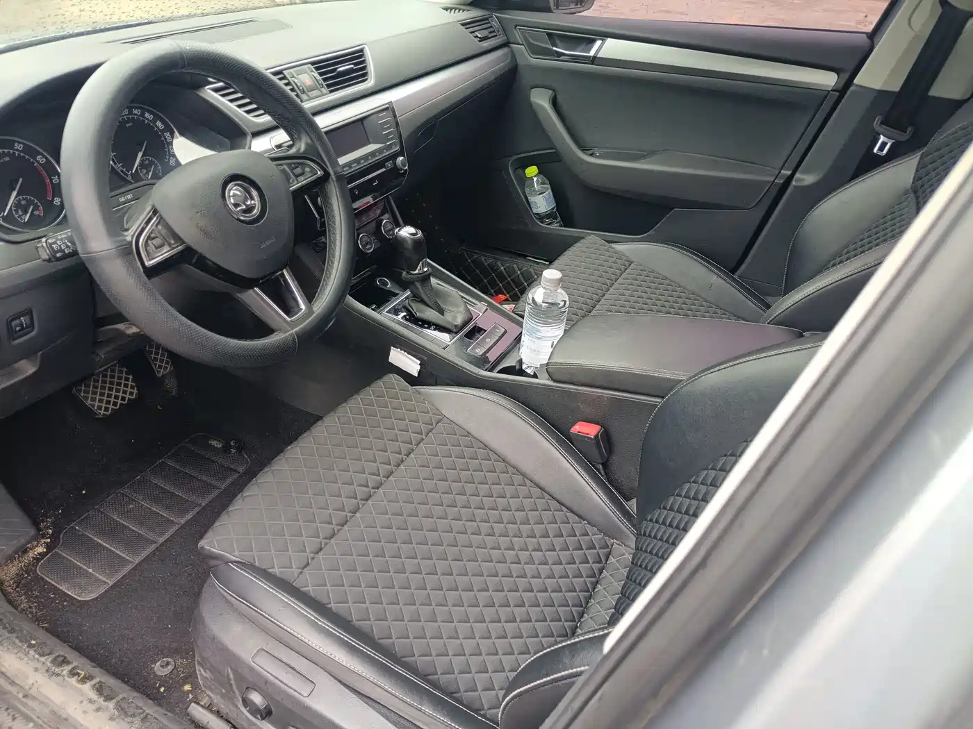 Škoda Superb 2016 TSI280 DSG Pioneer Edition фото 8
