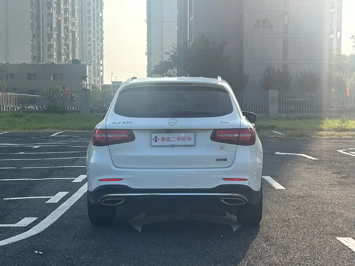 صورة 5 - Mercedes-Benz GLC