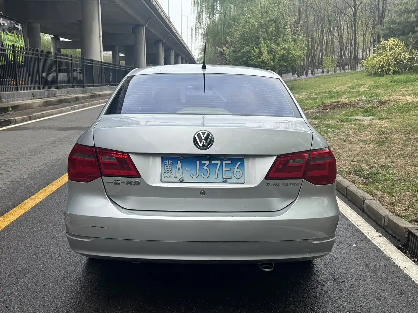 Volkswagen Jetta 2013 1.6L Manual Luxury фото 4