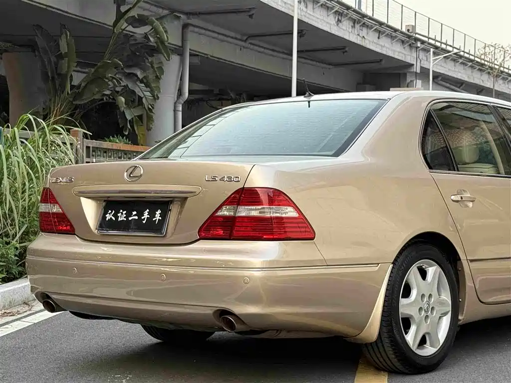 Фото 26 - Lexus LS