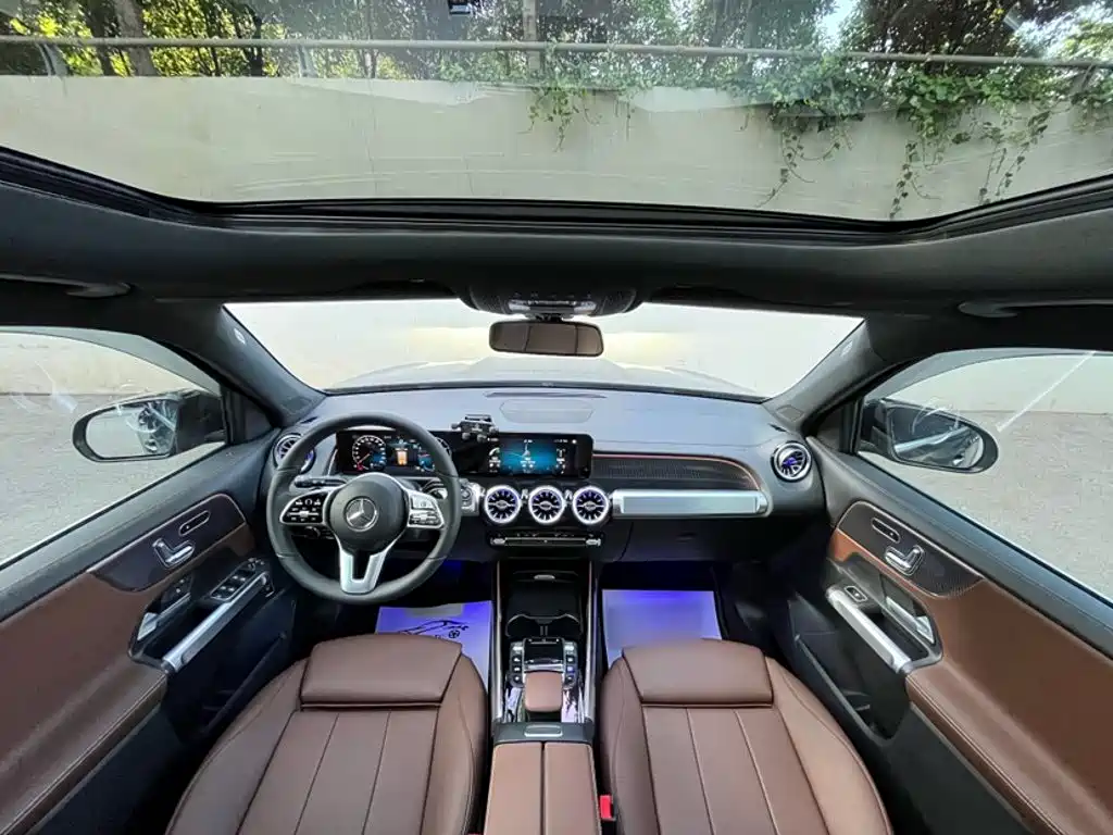 MERCEDES-BENZ GLB