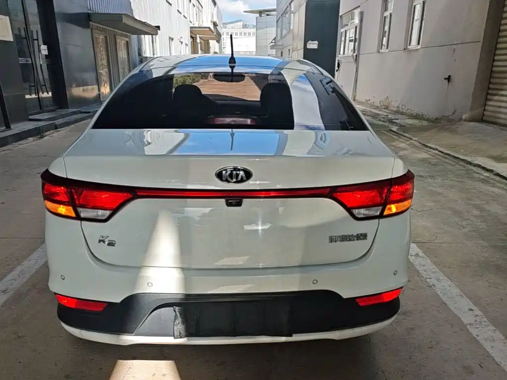 Kia K2 2017 2017 Sedan 1.4L AT GLS
