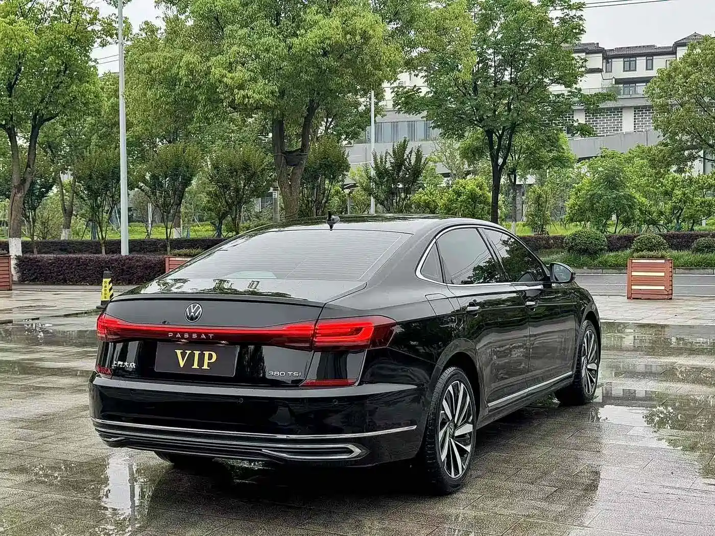 Volkswagen Passat 2024 380TSI Dragon Soaring Edition фото 3
