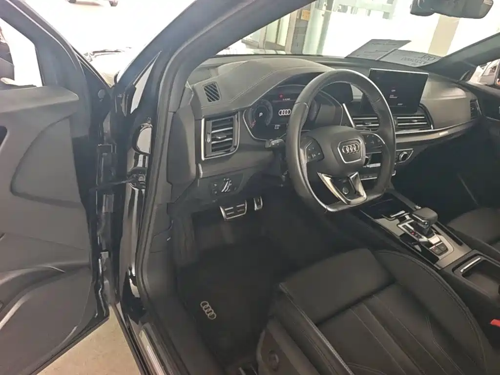 Photo 21 - Audi Q5L