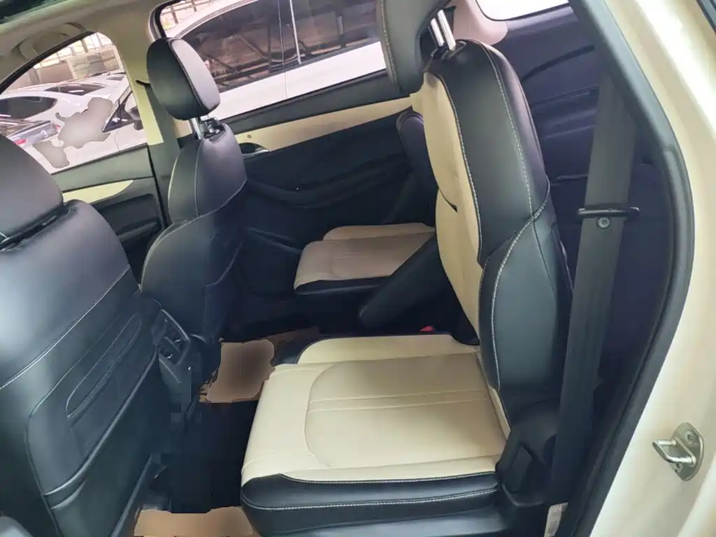 Photo 17 - Baojun 360