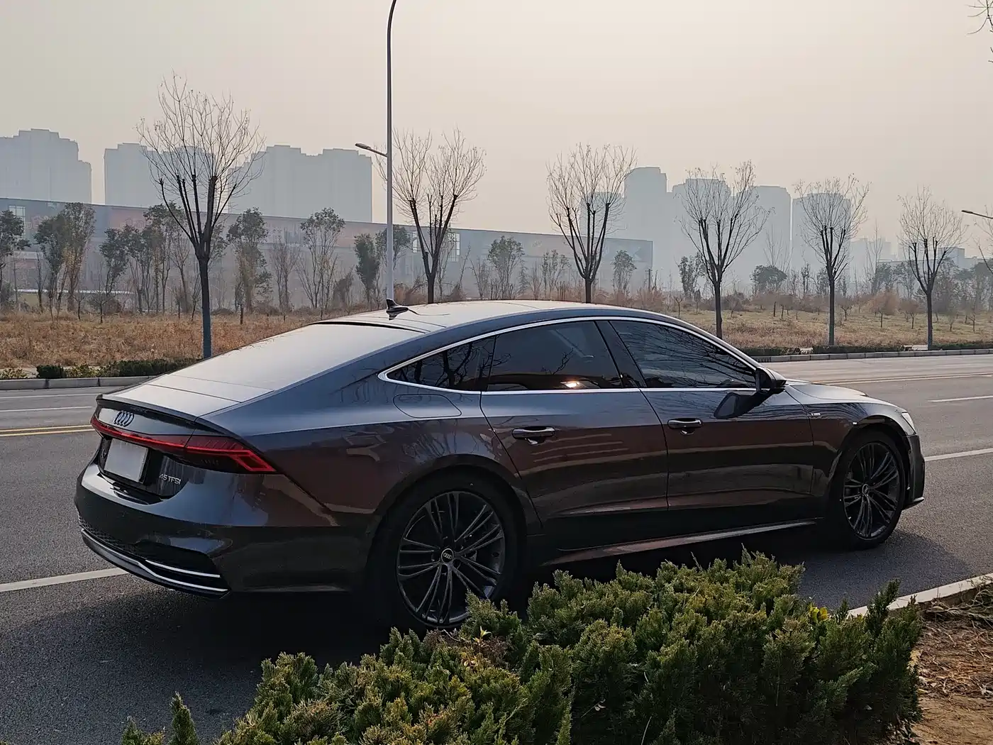 Audi A7 2023 Model 45 TFSI Premium Selection Edition фото 29