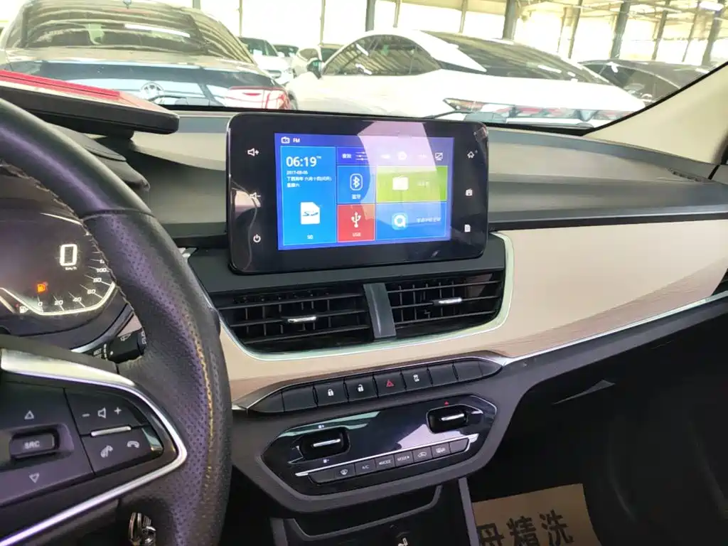 Photo 13 - Baojun 360