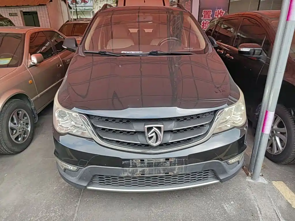 Photo 3 - Baojun 730