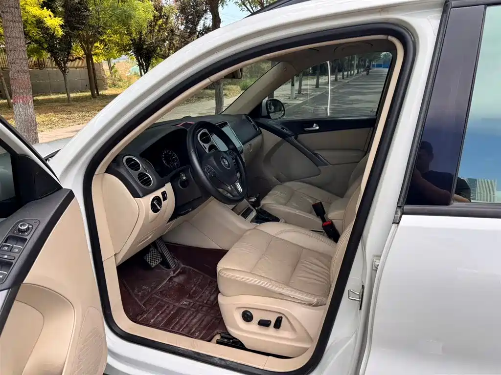 Volkswagen Tiguan 2010 1.8TSI Automatic 2WD Trend фото 4