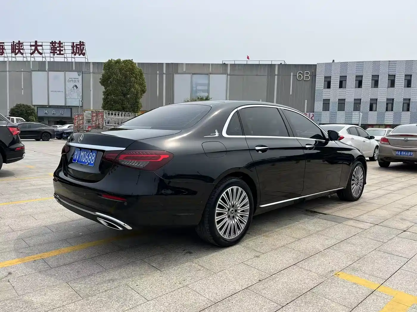 MERCEDES-BENZ E CLASS