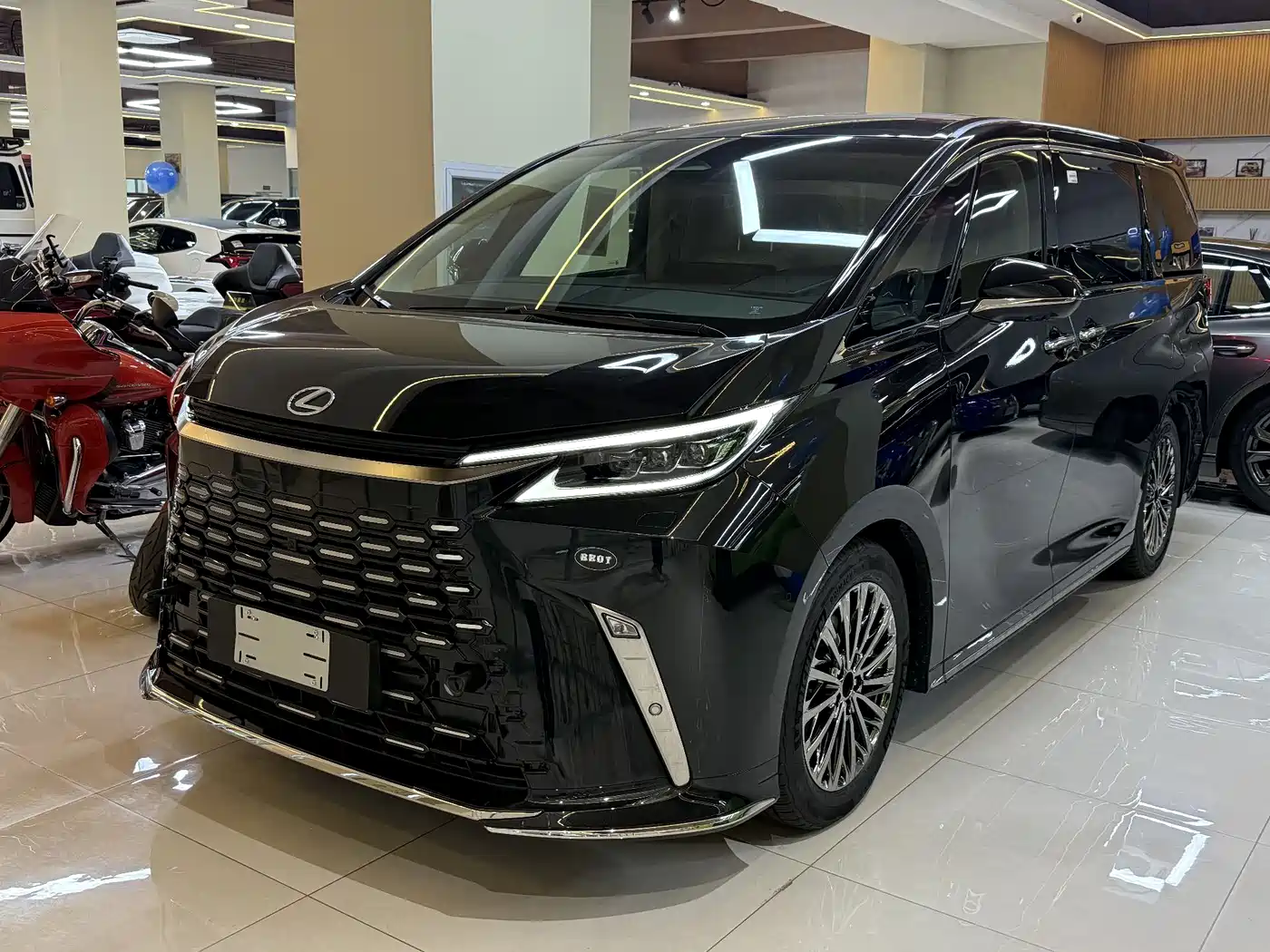 Lexus LM 2023 500h Four-Seat Imperial Edition
