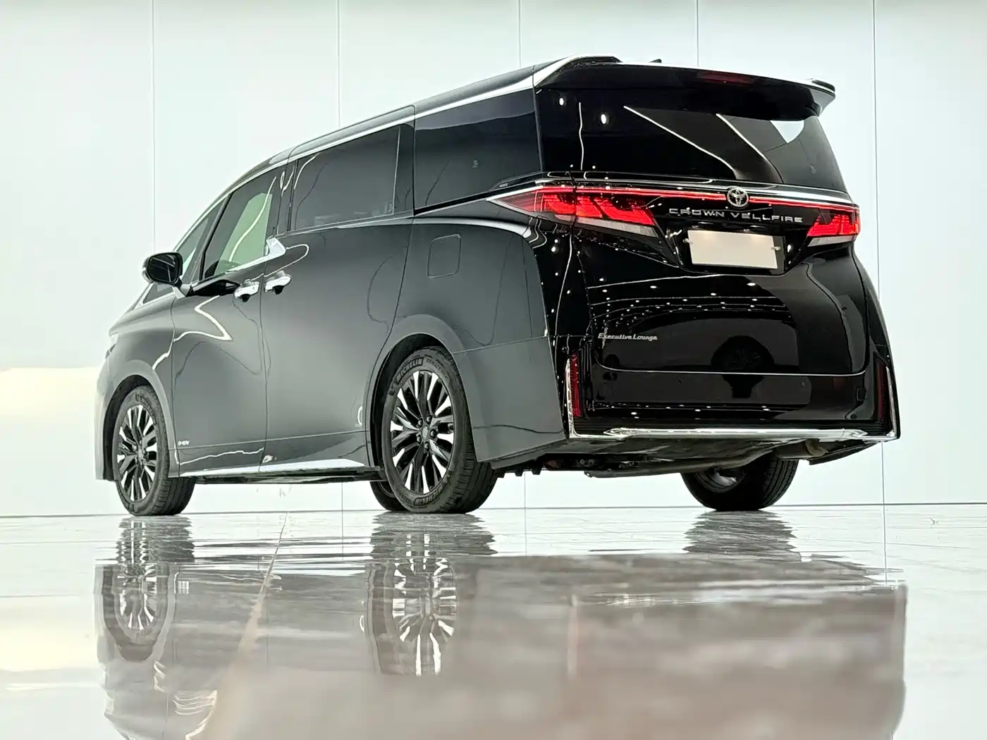 Toyota Vellfire 2025 2024 Crown Hybrid 2.5L Executive Premium Edition