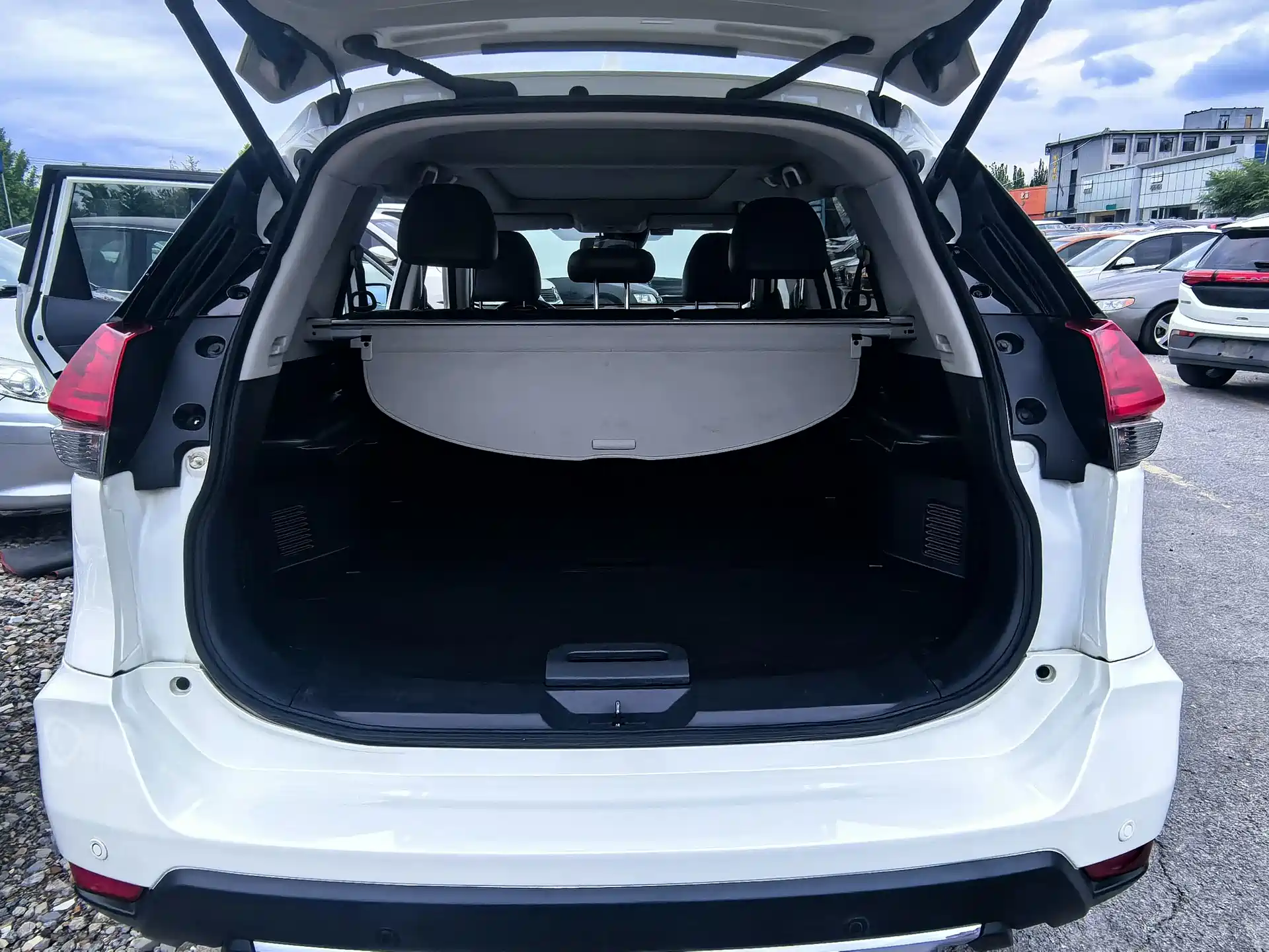 Фото 12 - Nissan X-Trail