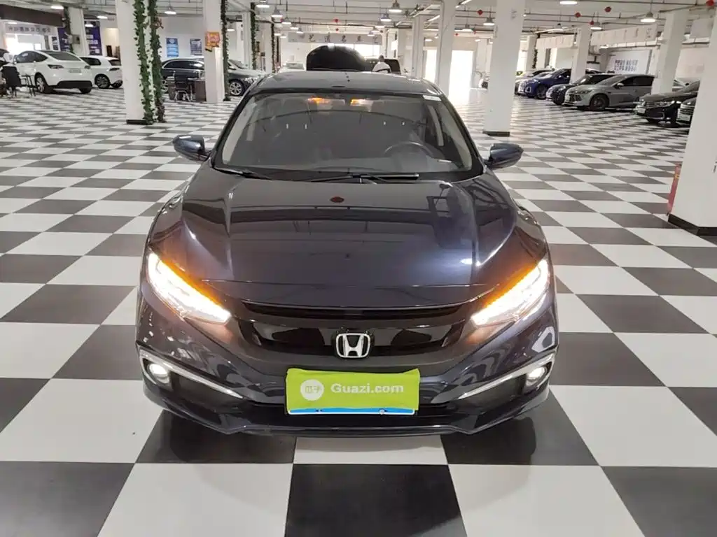Фото 3 - Honda Civic