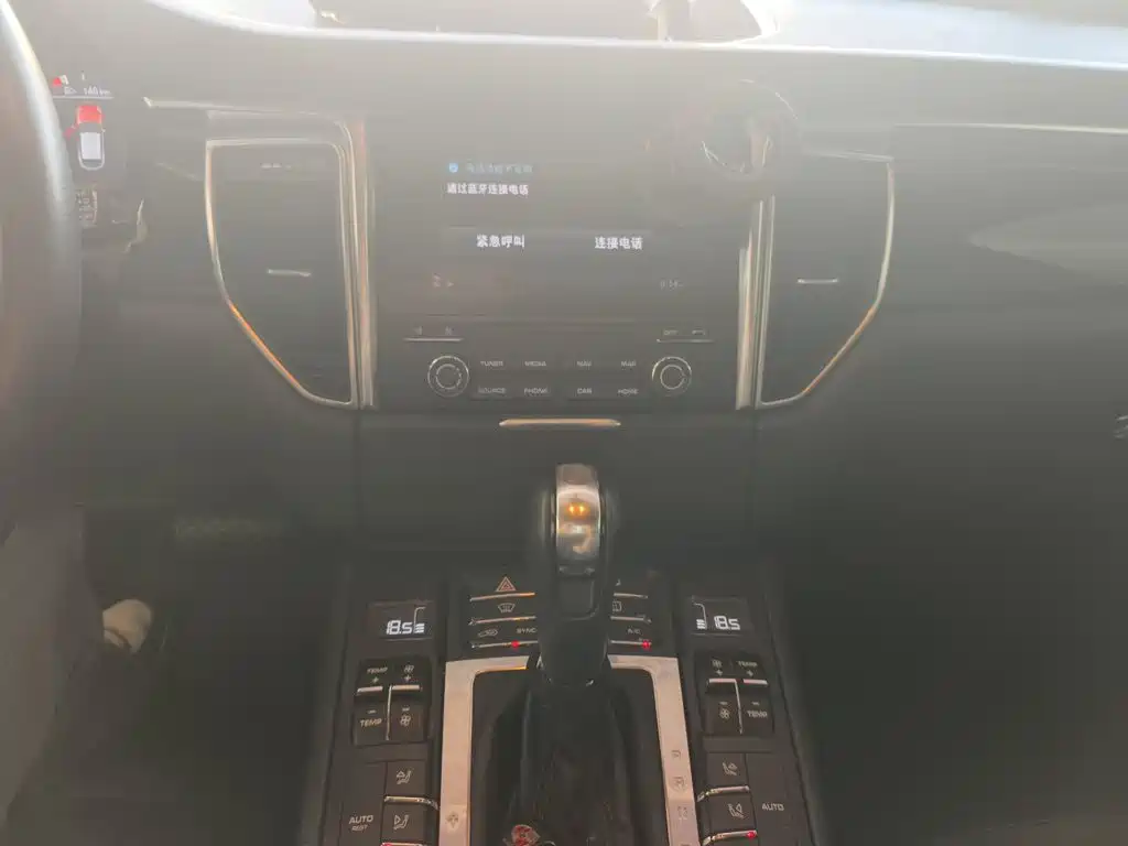 Фото 14 - Porsche Macan