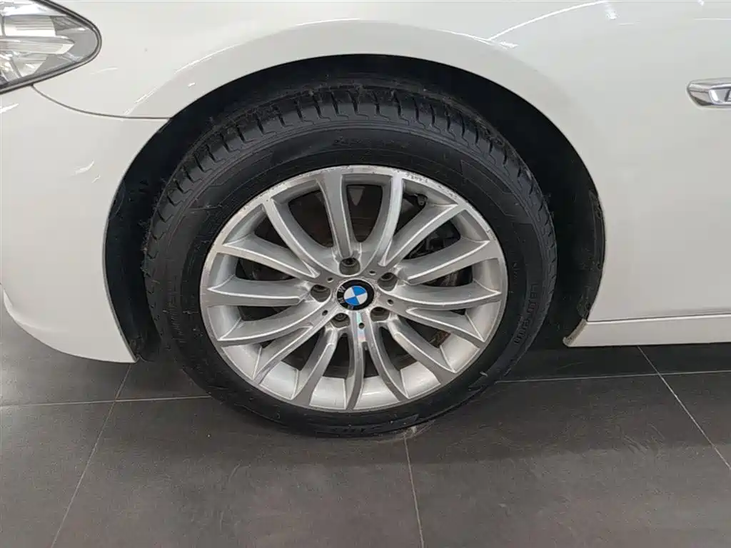 BMW 5 Series 2014 525Li Luxury Design Package фото 23