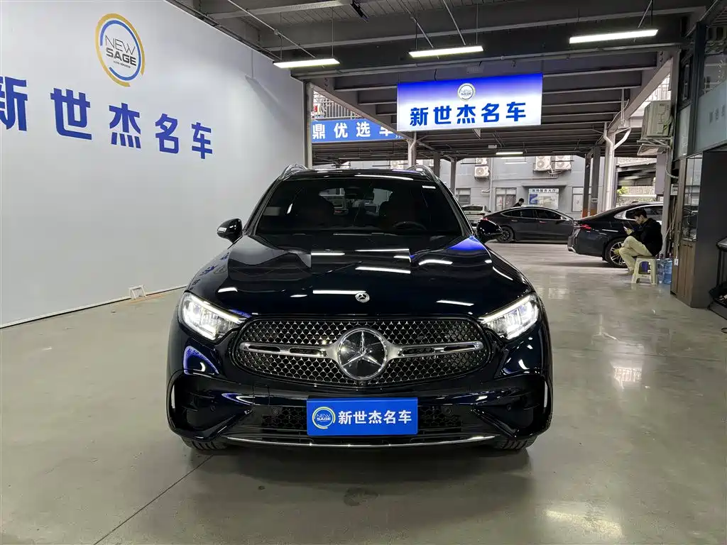MERCEDES-BENZ GLC