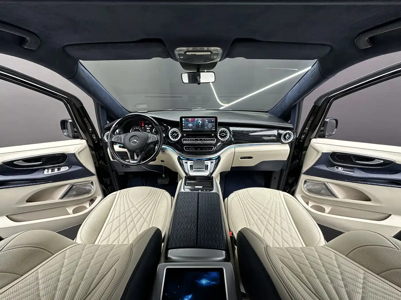 Mercedes-Benz Vito 2023 2.0T Business 7-Seater фото 6