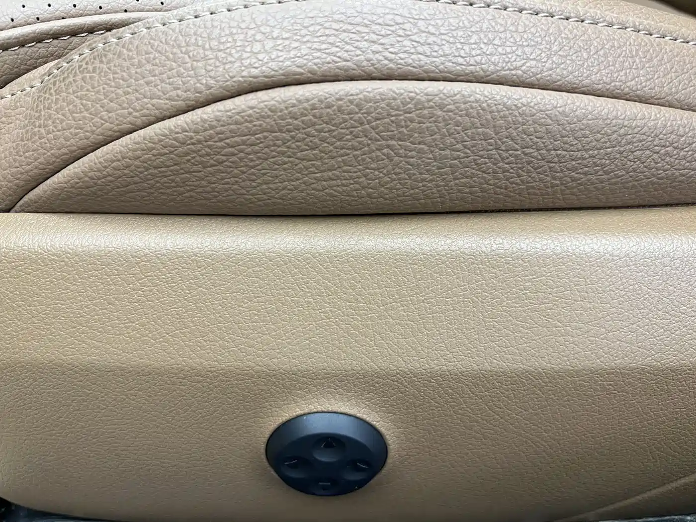 Mercedes-Benz E-Class 2024 Facelift E 260 L фото 3