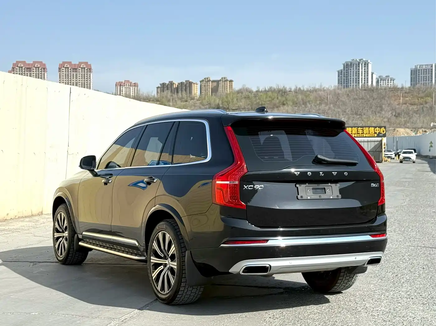 VOLVO XC90