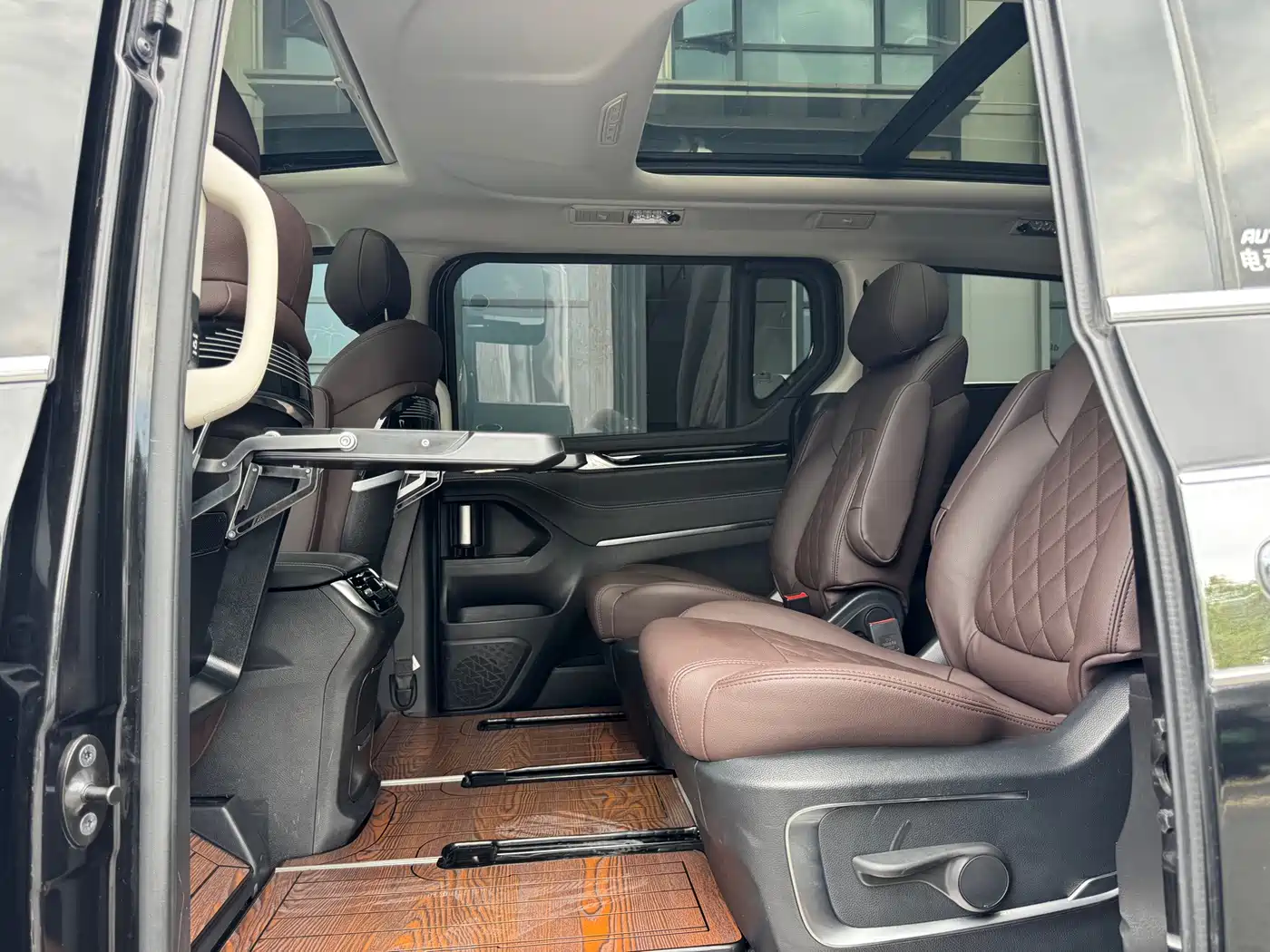 SAIC Maxus Maxus G20 2021 2021 PLUS 2.0T Gasoline Automatic Luxury Edition