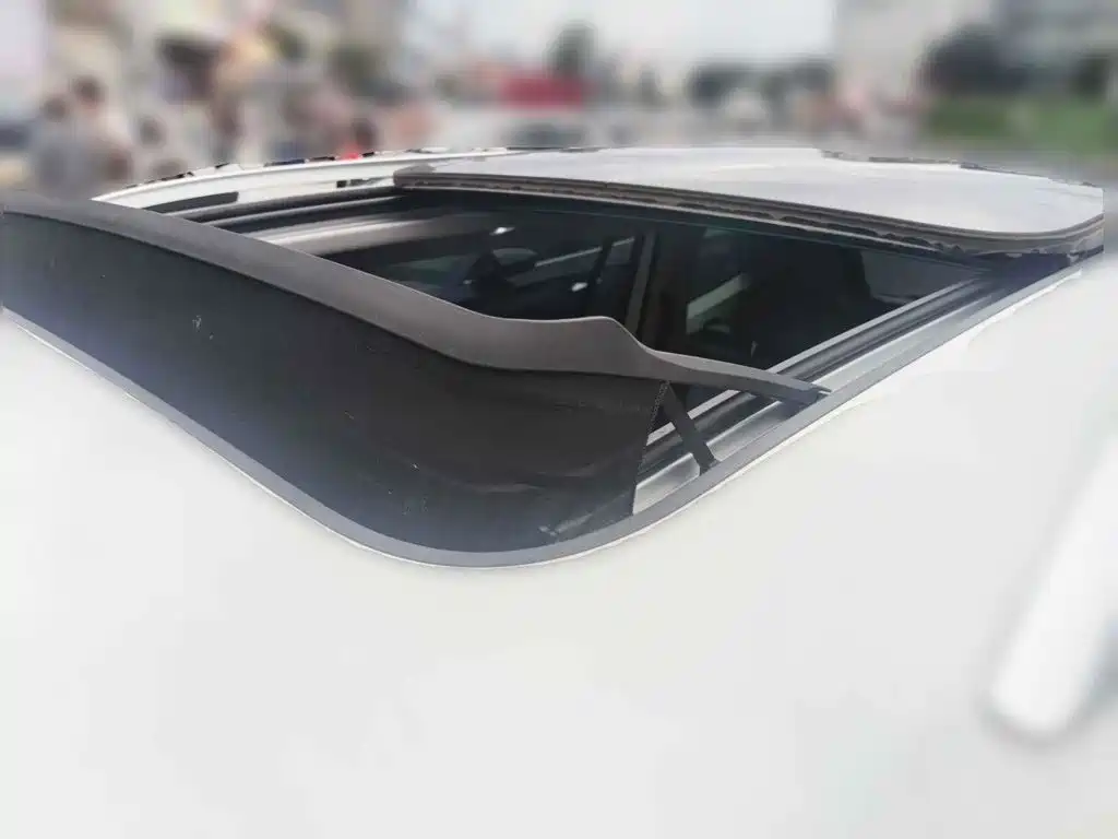 Photo 5 - Volkswagen Tiguan L