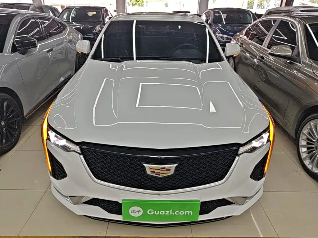 Cadillac CT4 2023 2022 28T Fashion Style