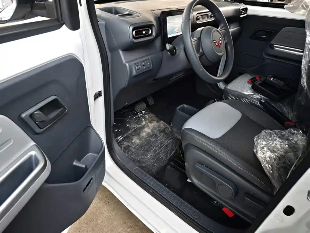 صورة 16 - Wuling Motors Wuling Zhiguang NEV
