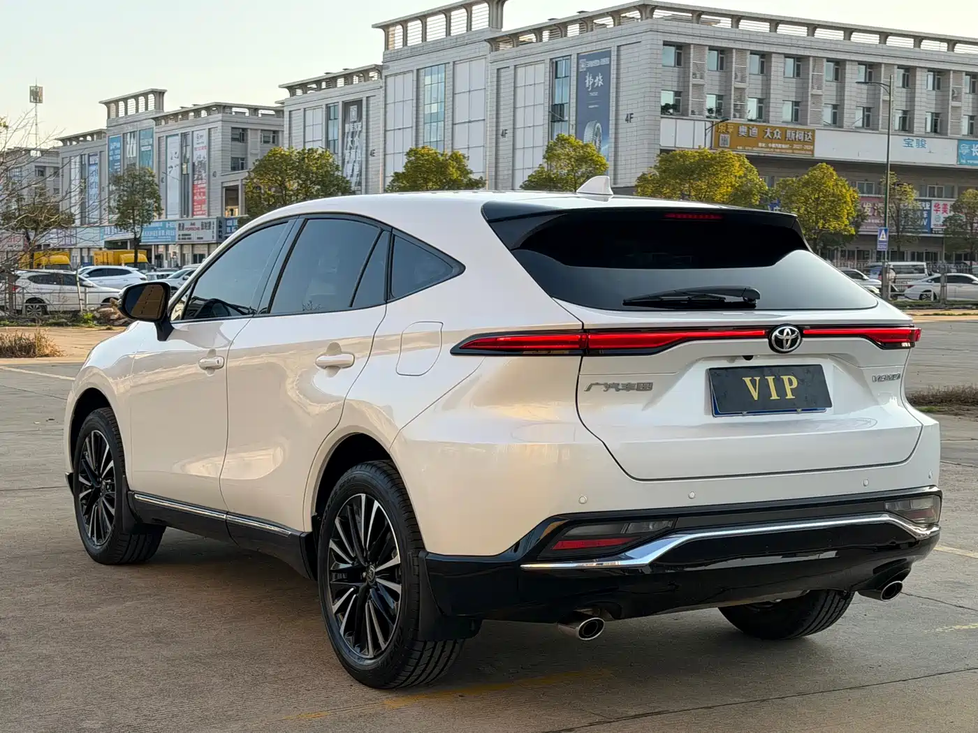 Toyota Venza 2022 2.0L CVT 2WD Premium фото 6