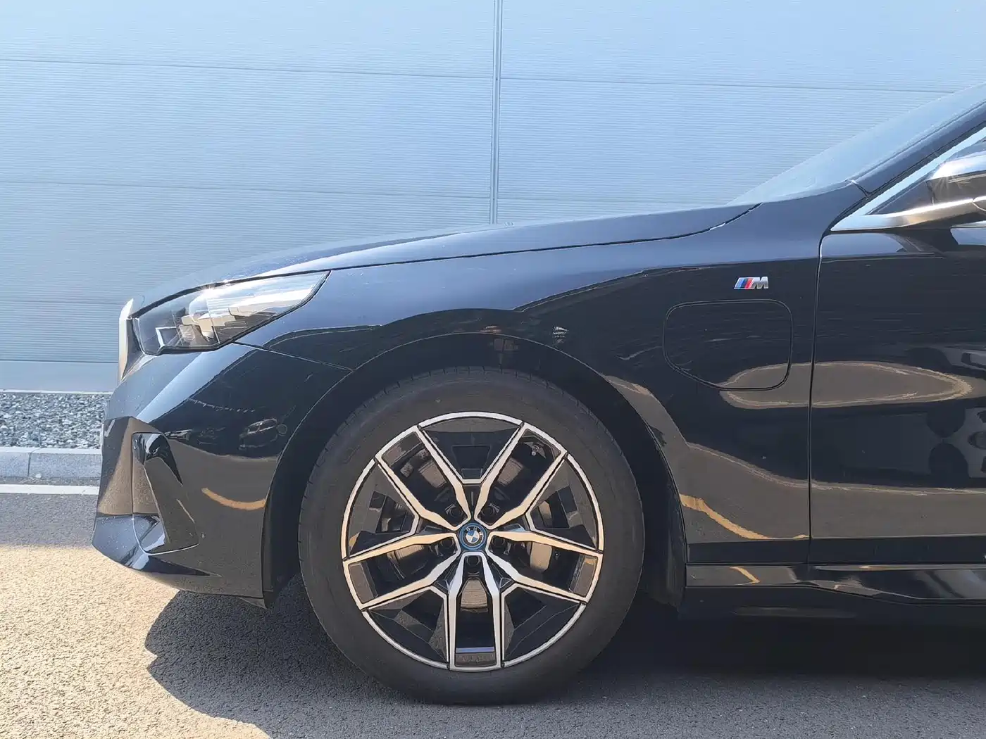 BMW i5 2024 eDrive 35L Premium Model M Sport Package фото 5