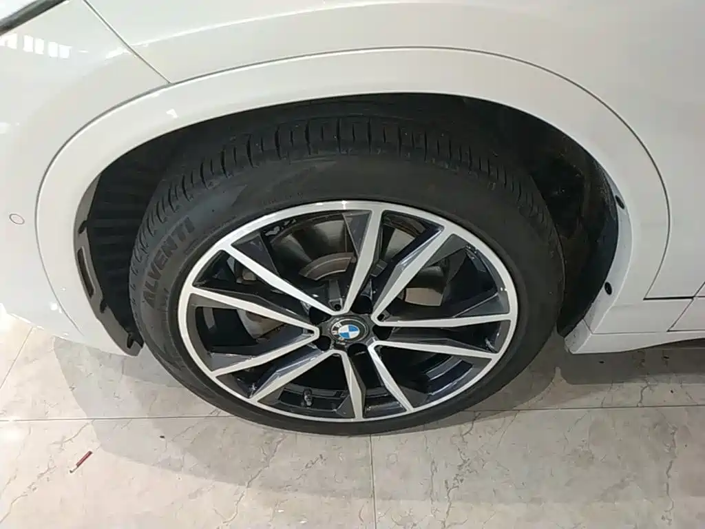 Фото 23 - BMW X2