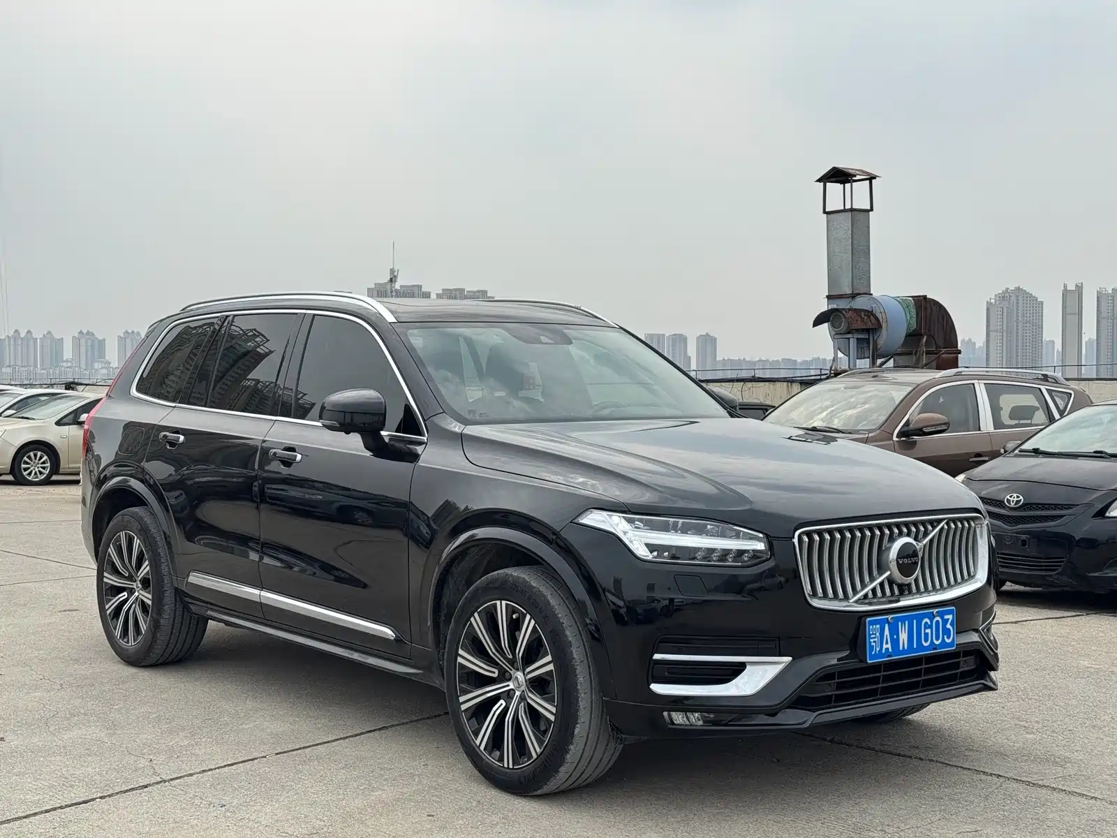 Photo 3 - Volvo XC90