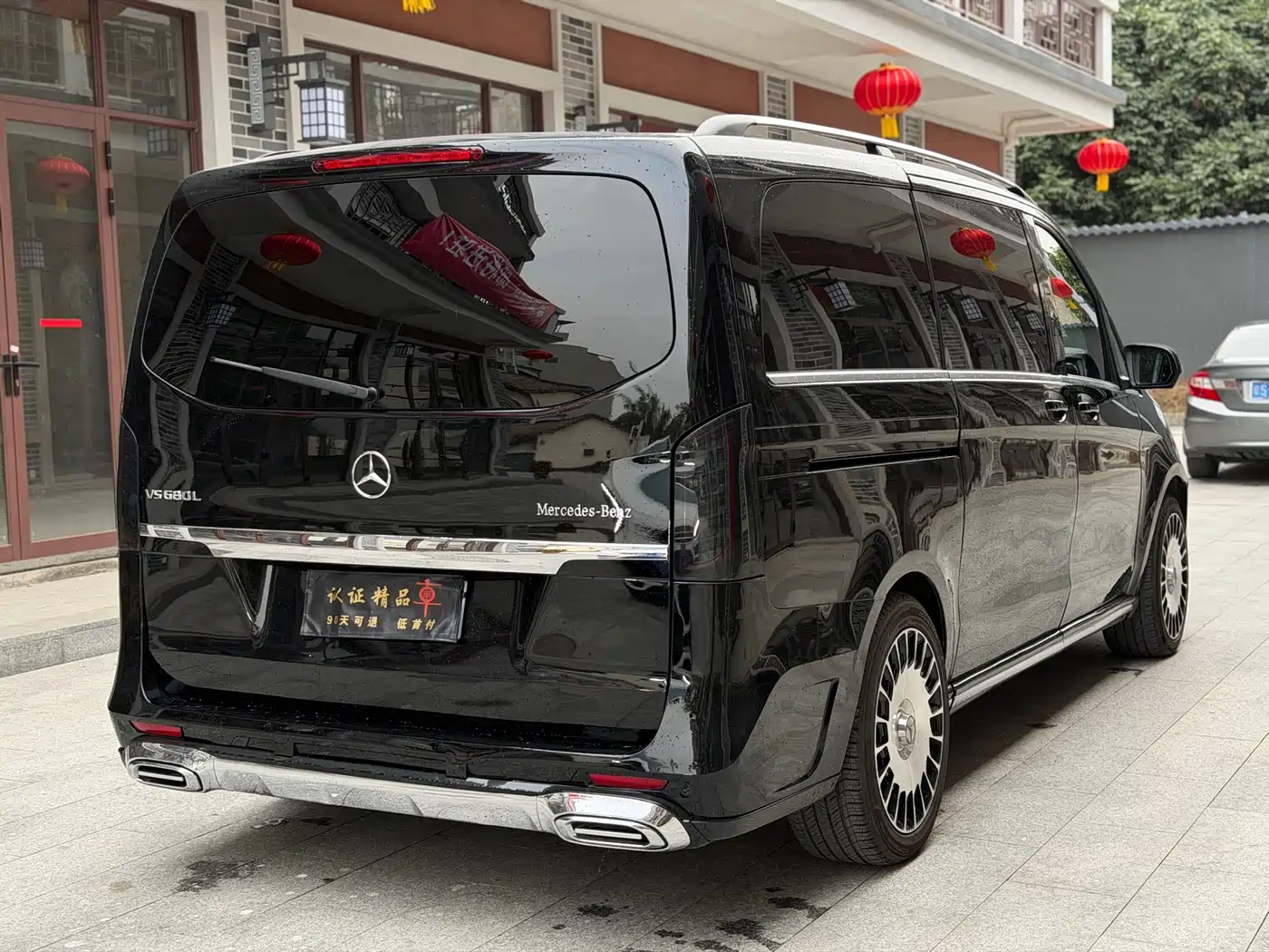 Mercedes-Benz V-Class 2017 Model V 260 Premium Edition фото 6