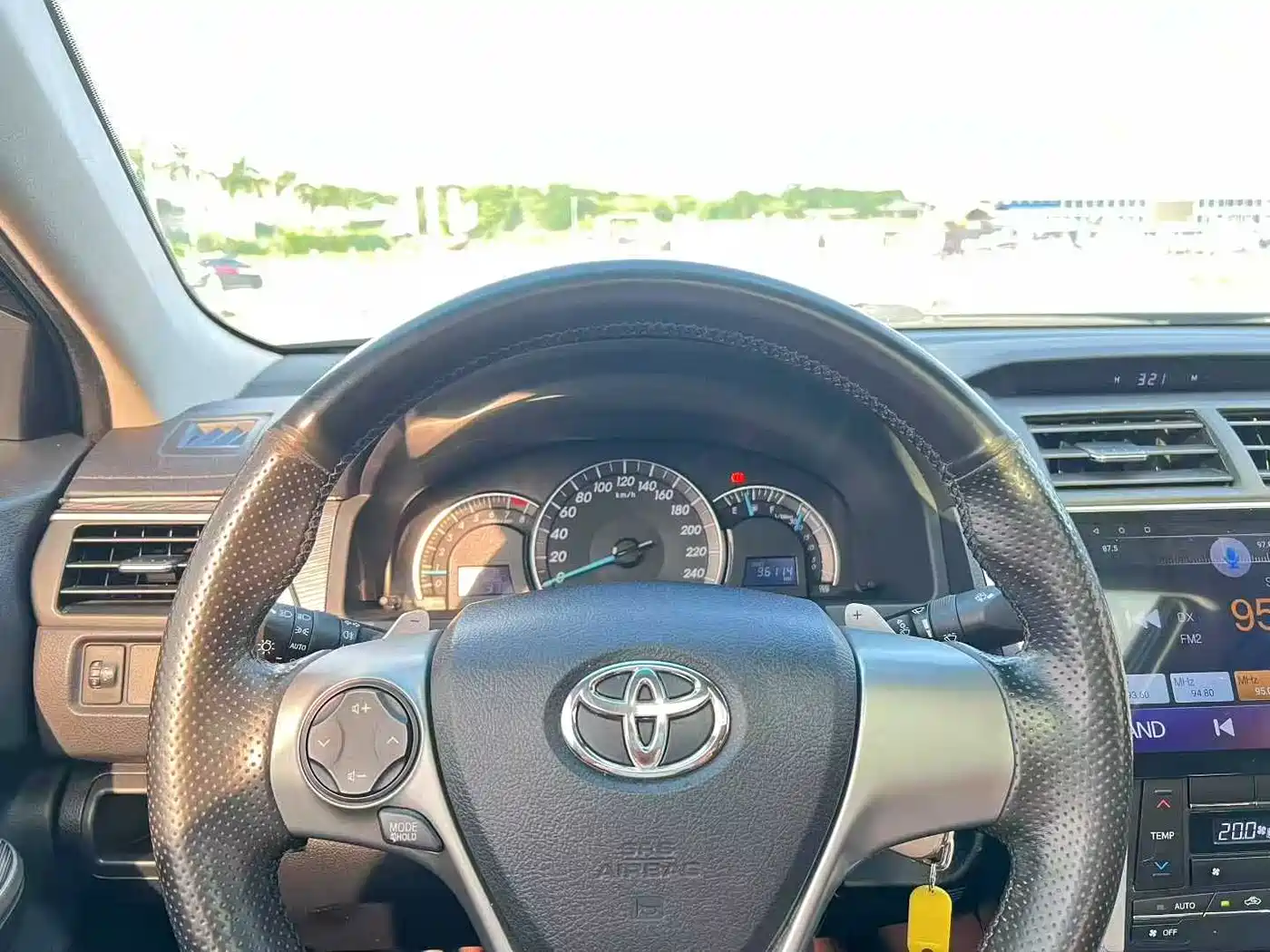Toyota Camry 2015 2.0G Leading Edition фото 6