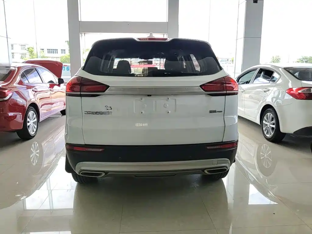 Фото 6 - Geely Boyue