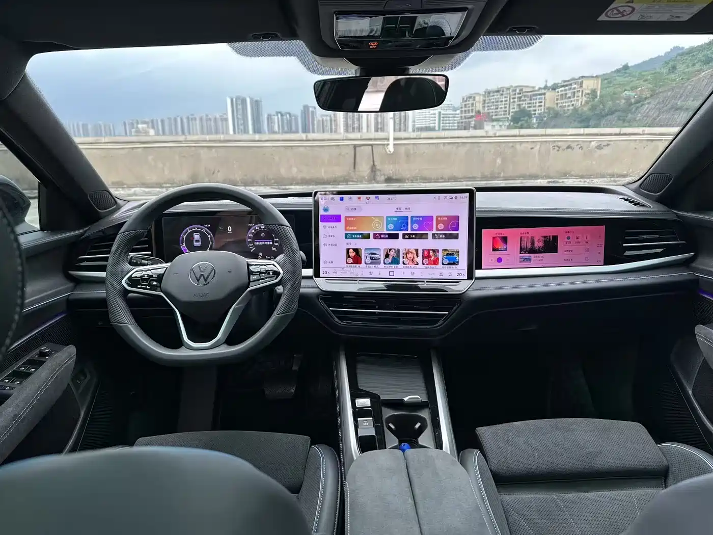 Volkswagen Passat 2025 Model Pro 380TSI Starlight Dragon Edition фото 5