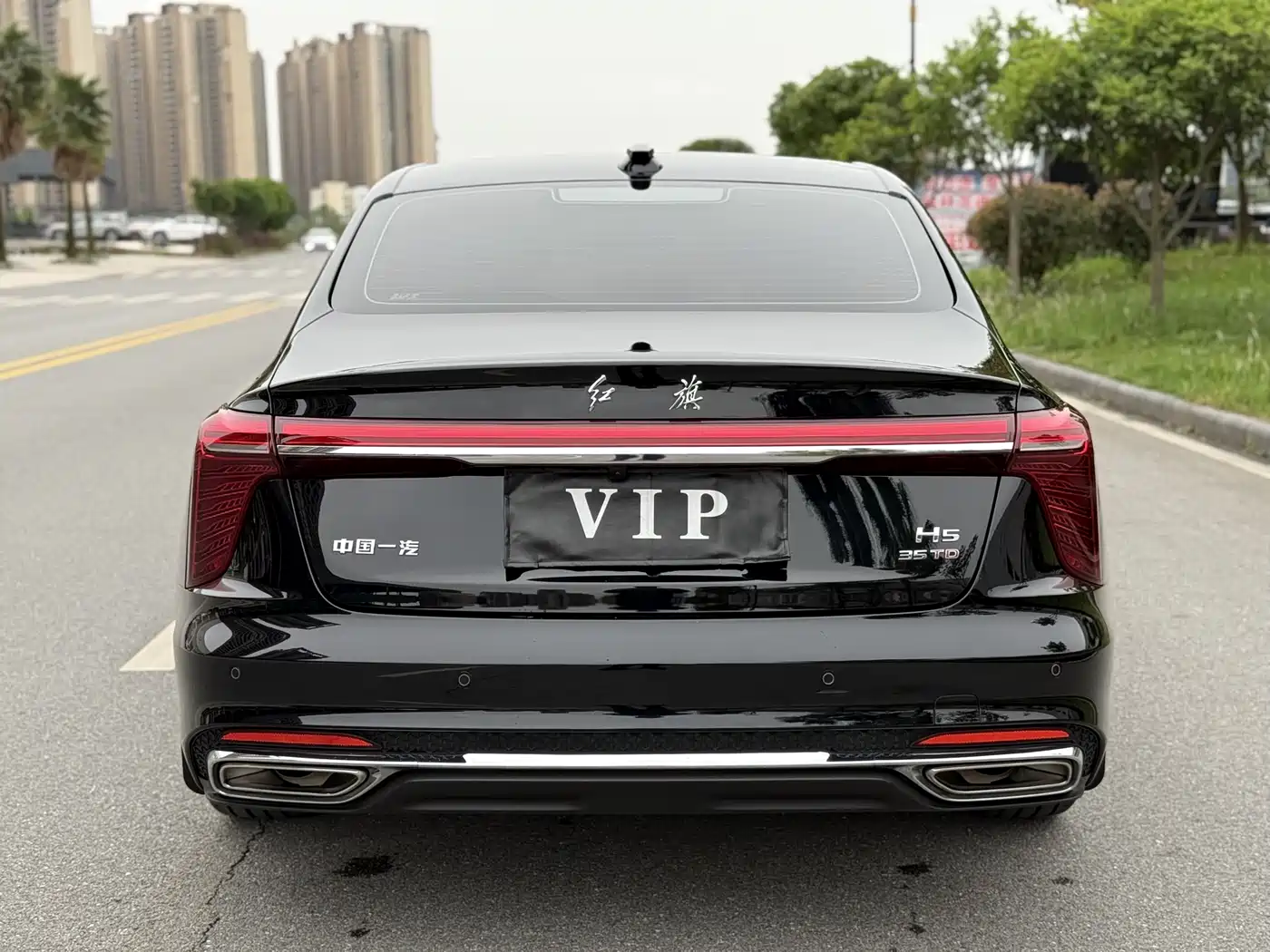 Hongqi H5 2025 1.5T DCT Flag Rhythm 500,000 Units Memorial Edition фото 3