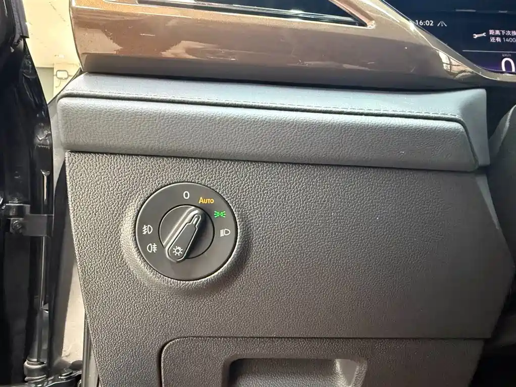 Volkswagen Tharu 2022 280TSI FWD Luxury Edition фото 9