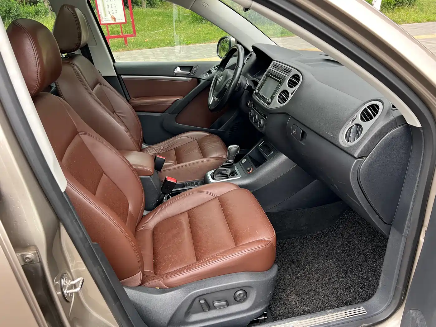 Volkswagen Tiguan 2015 1.8TSI Automatic 2WD Highline фото 9