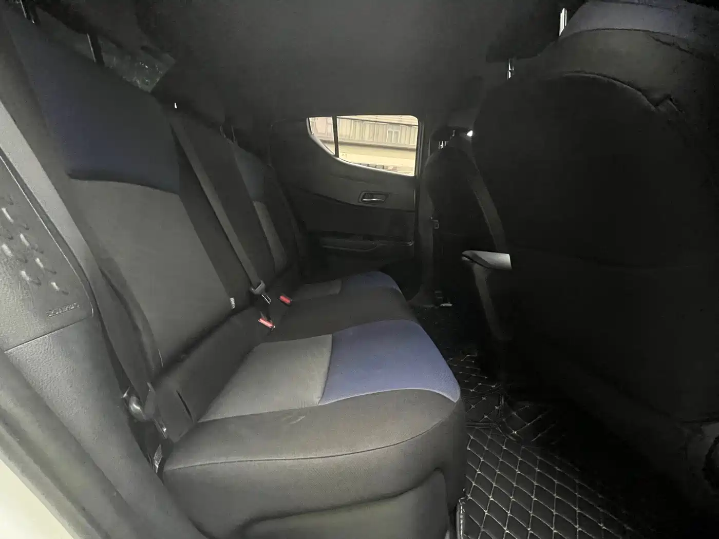 Photo 13 - Toyota C-HR