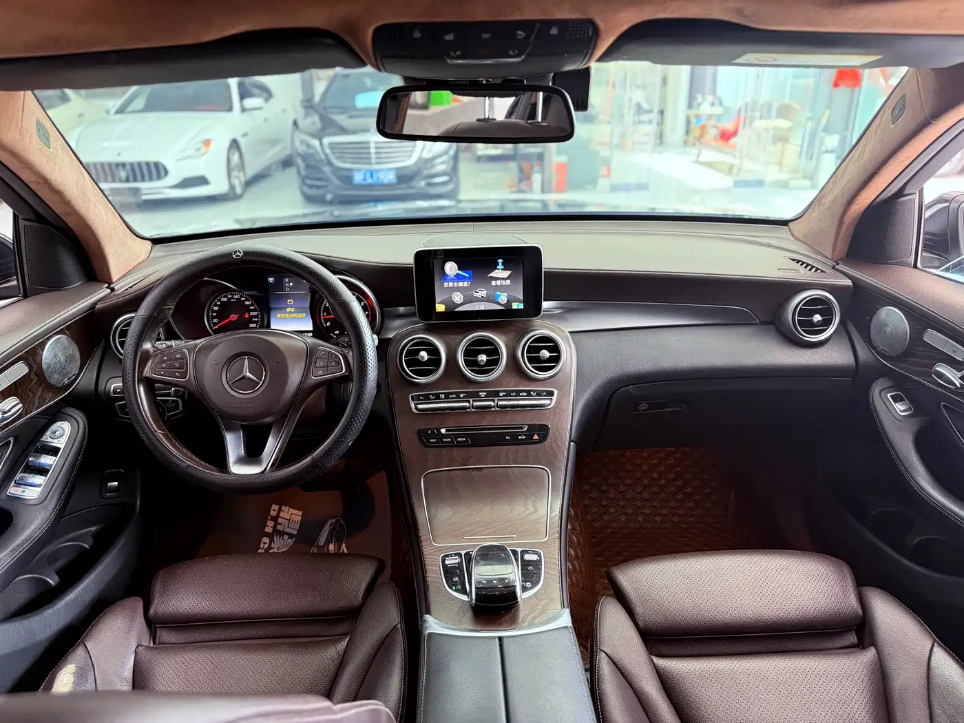 Mercedes-Benz GLC 2017 GLC 300 4MATIC Dynamic фото 10