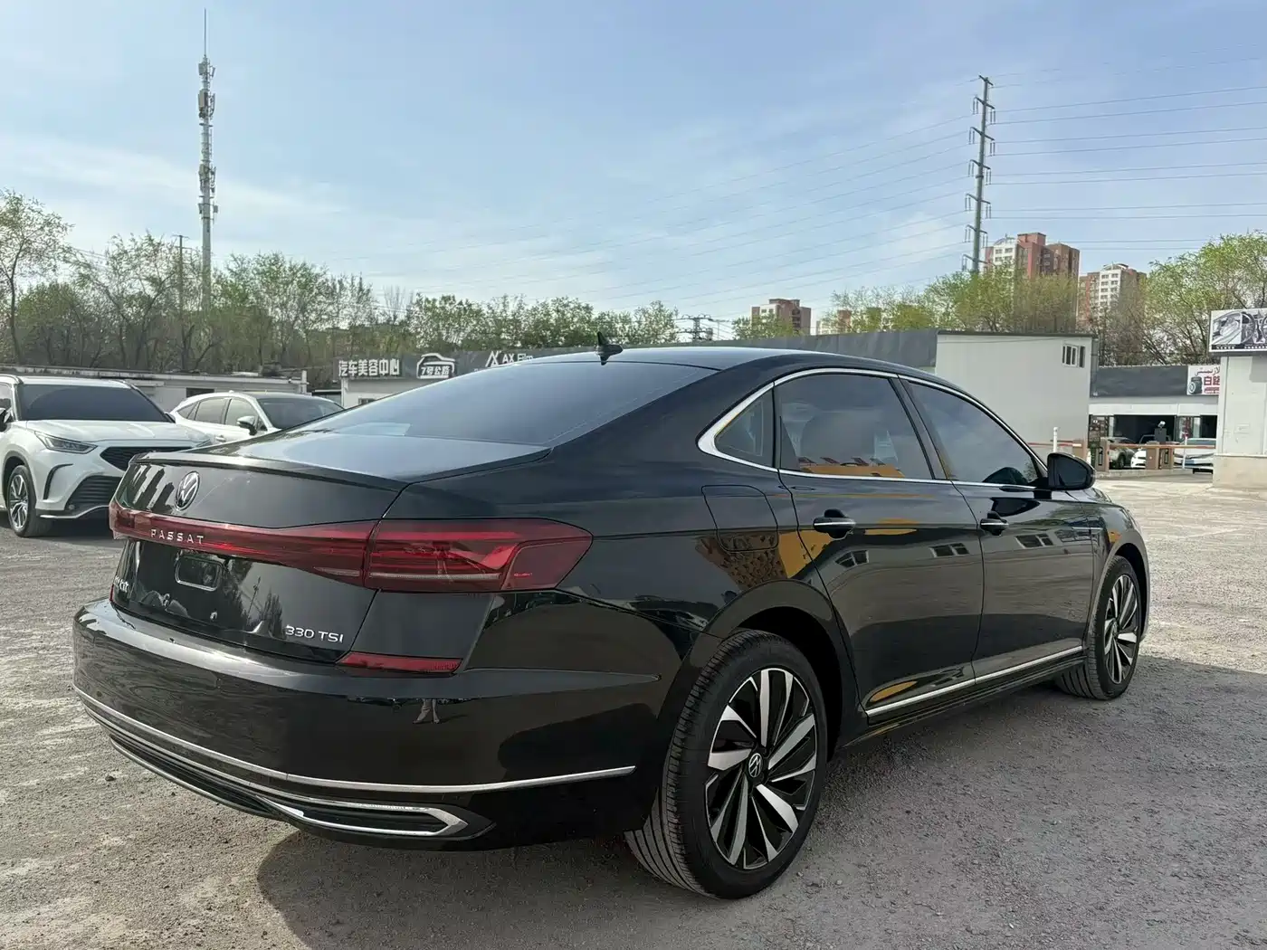 Volkswagen Passat 2023 330TSI Starlight Luxury Edition фото 9