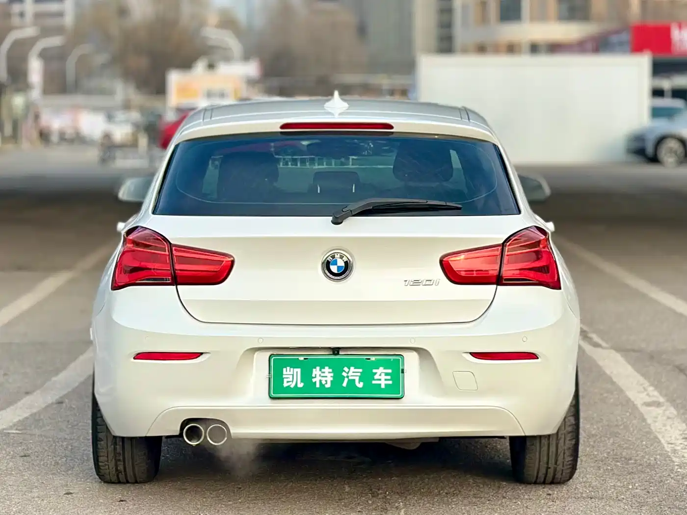 BMW 1 Series (Import) 2016 120i Leading Model фото 3