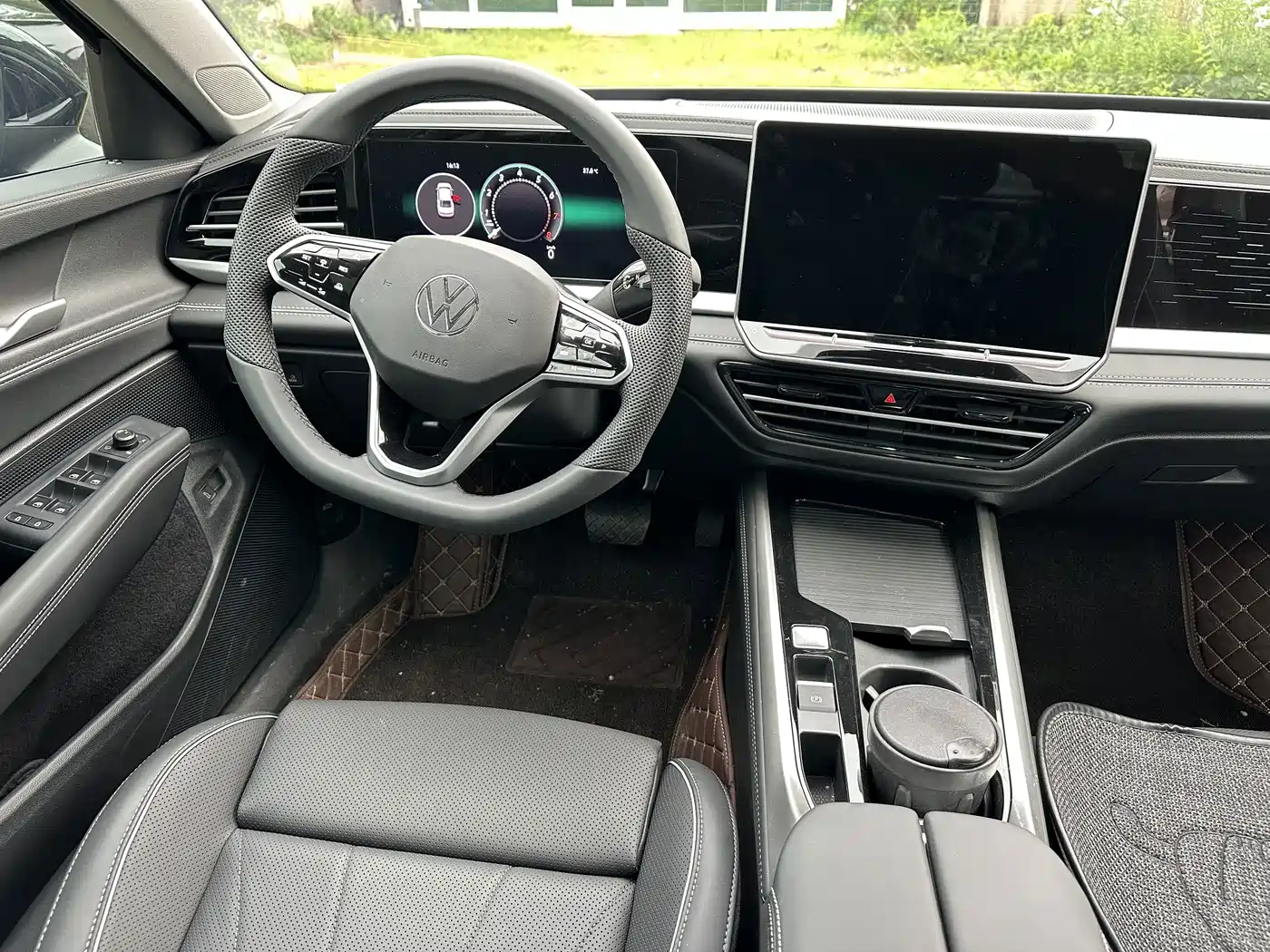 Фото 12 - Volkswagen Passat