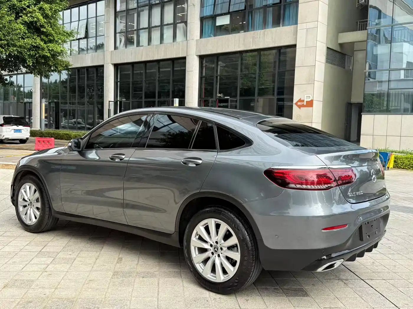 Mercedes-Benz GLC Coupe 2020 GLC 260 4MATIC Coupe SUV фото 9