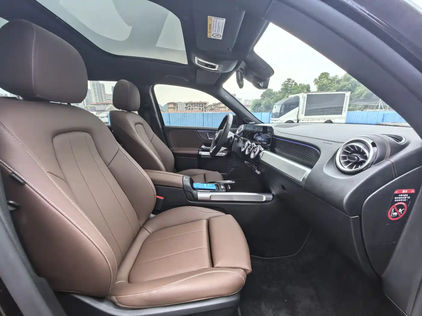 MERCEDES-BENZ GLB