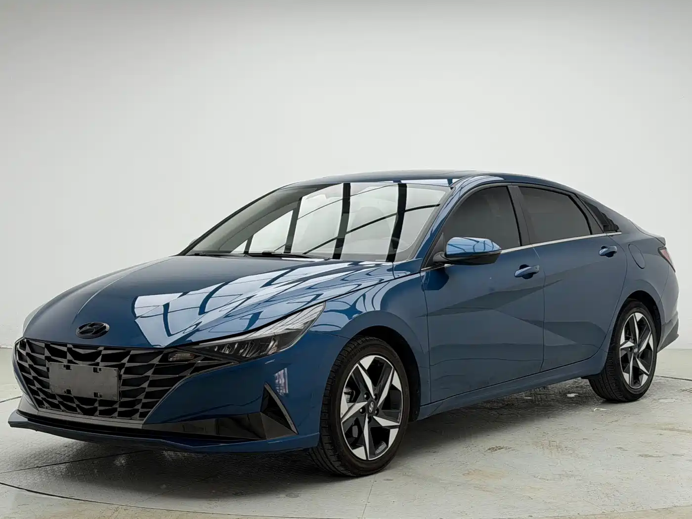 Hyundai Elantra 2022 1.5L CVT LUX Premium Edition
