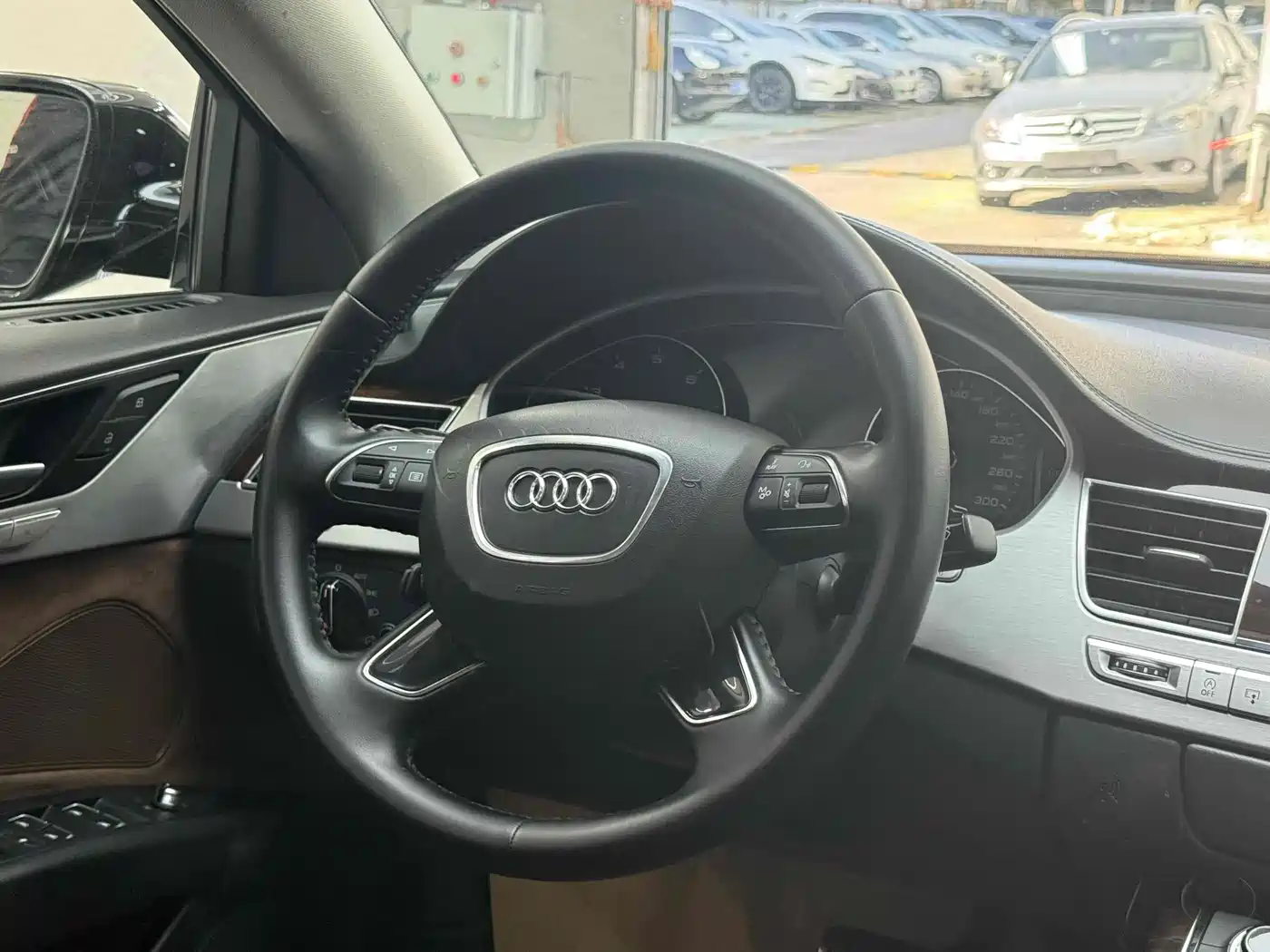 Audi A8 2013 A8L 45 TFSI quattro Comfort фото 18