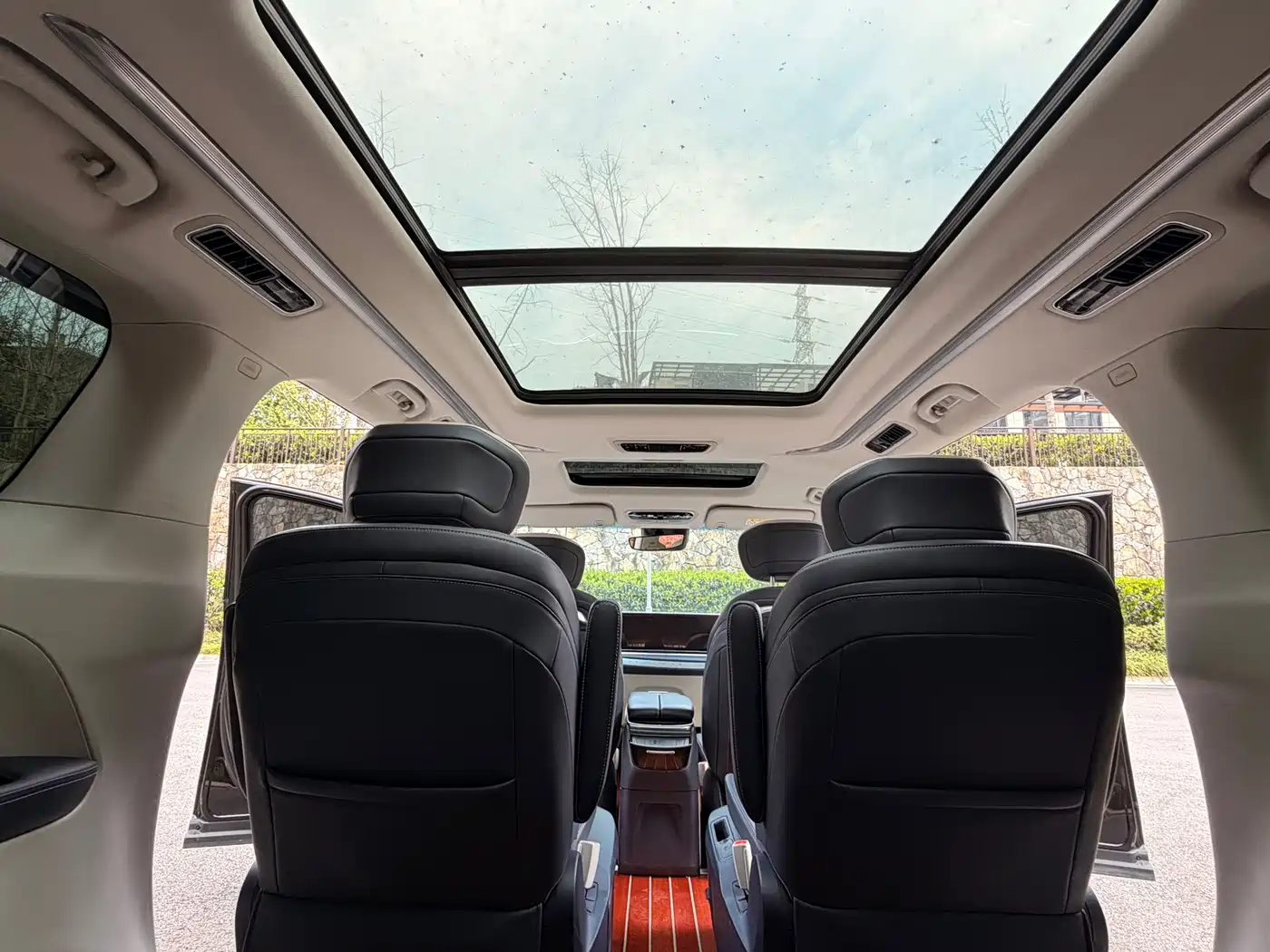 SAIC Maxus Maxus G90 2022 2.0T Nebula 7-Seater Edition фото 39