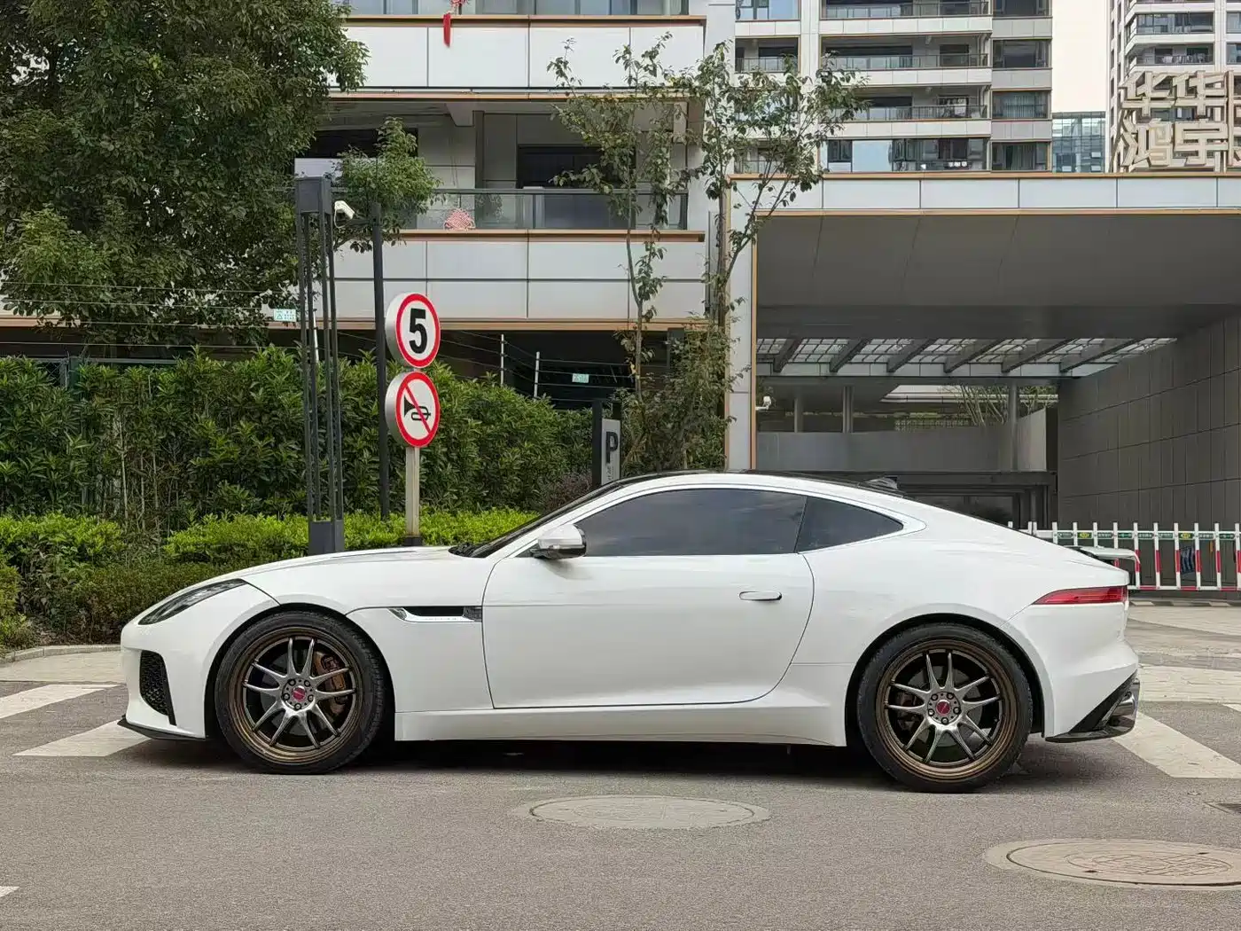 Jaguar F-TYPE 2017 2016 3.0 SC Hardtop